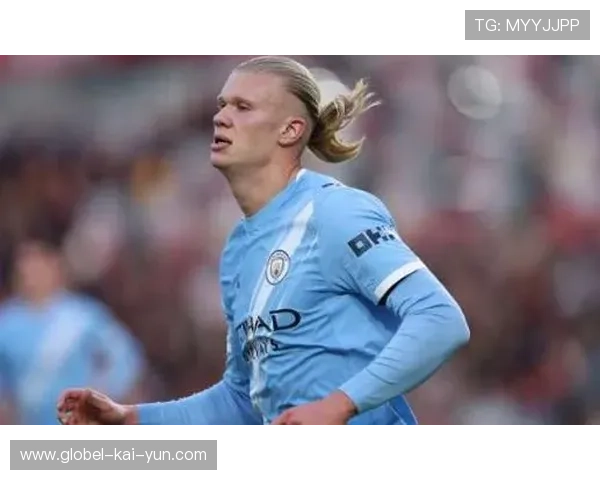 哈兰德帽子戏法横扫对手防线：速度与力量的极致演绎